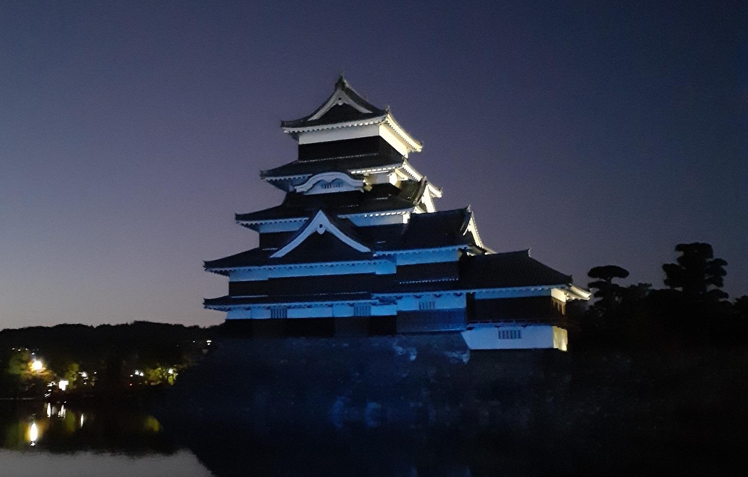 20251029 松本城ライトアップ (1).jpg