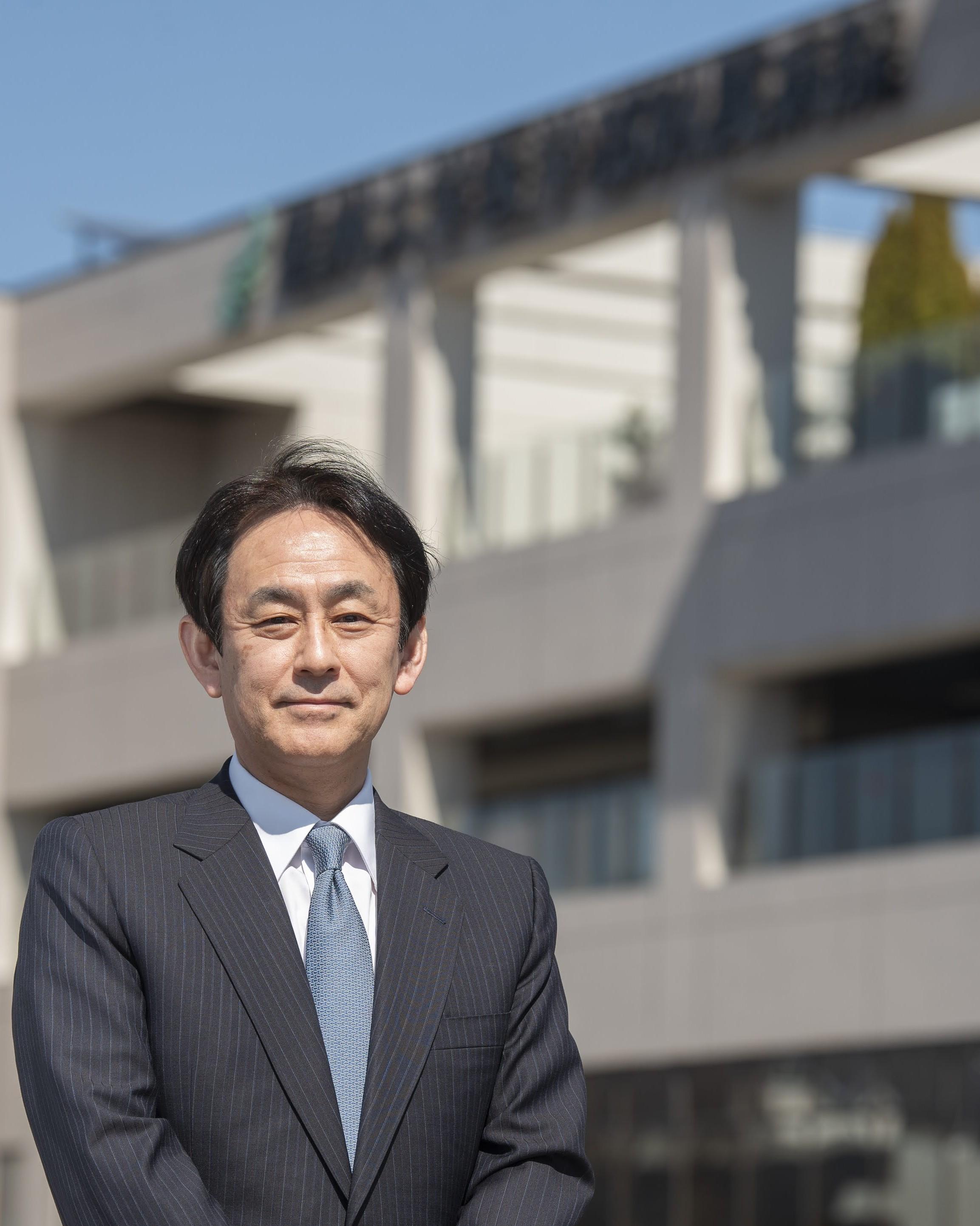 信州大学医学部附属病院病院長 関島岡　良樹